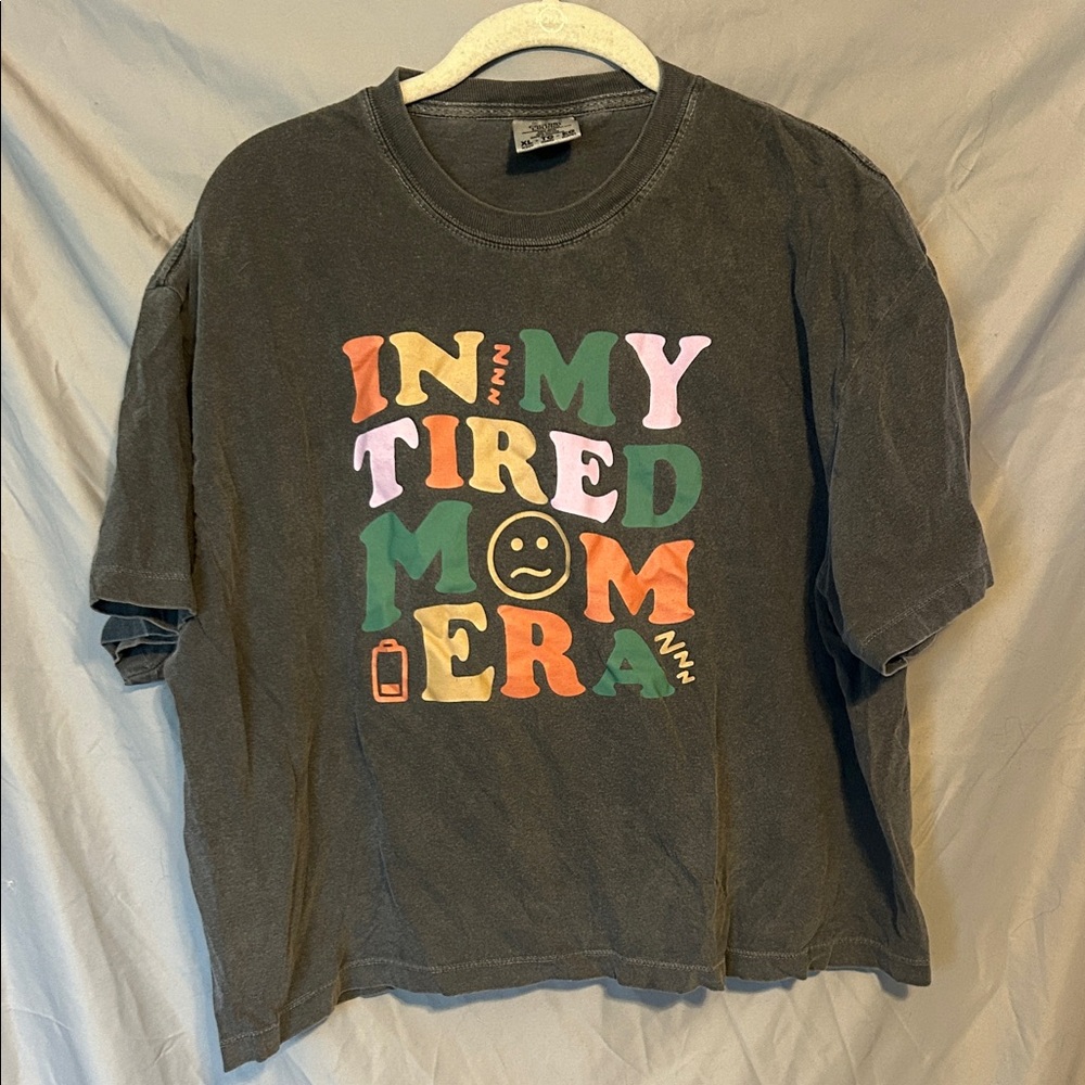 Comfort Colors Graphic Crop Top “IN MY TIRED MOM ERA” Size XL